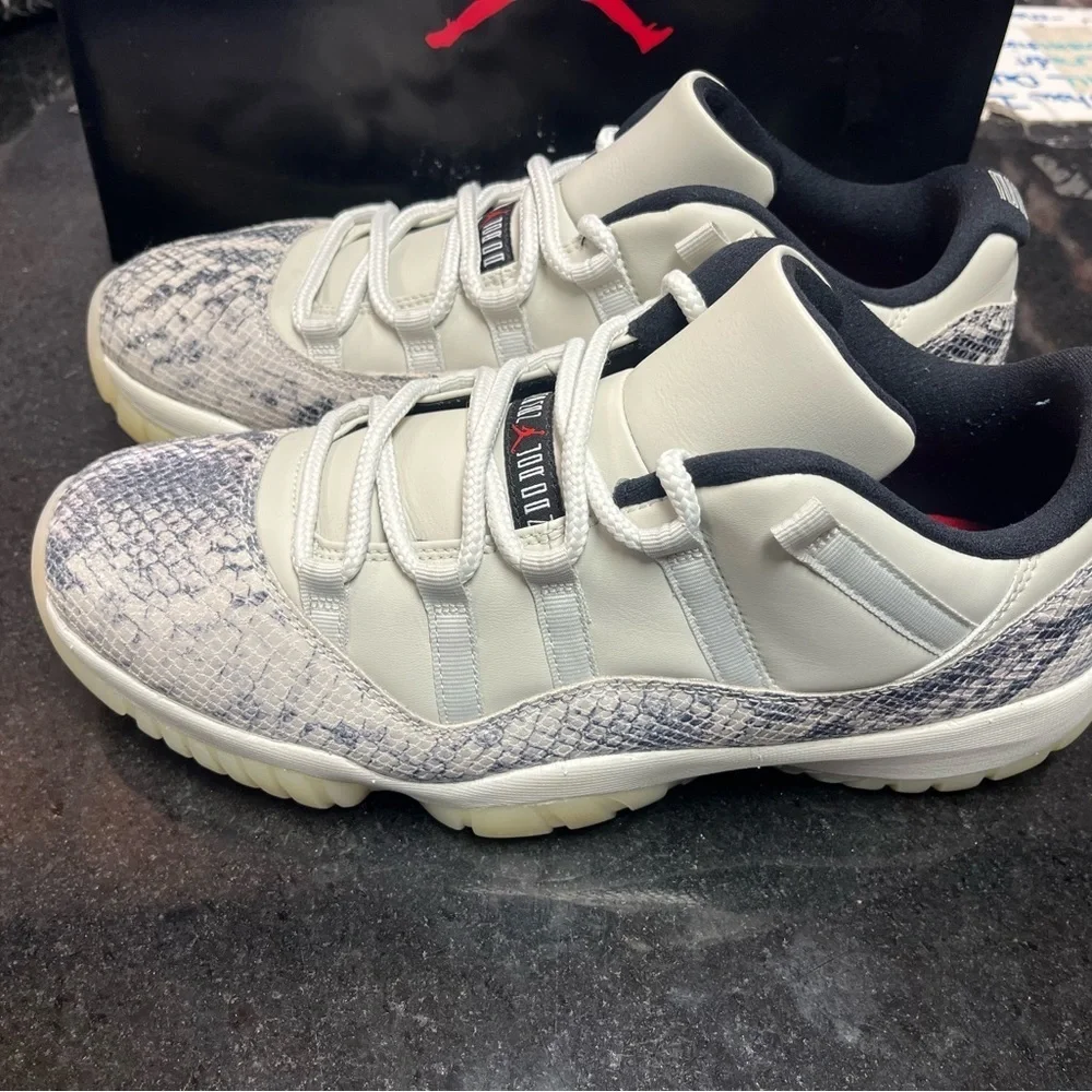 The Air Jordan 11 Low LE “Snakeskin” sz 11.5